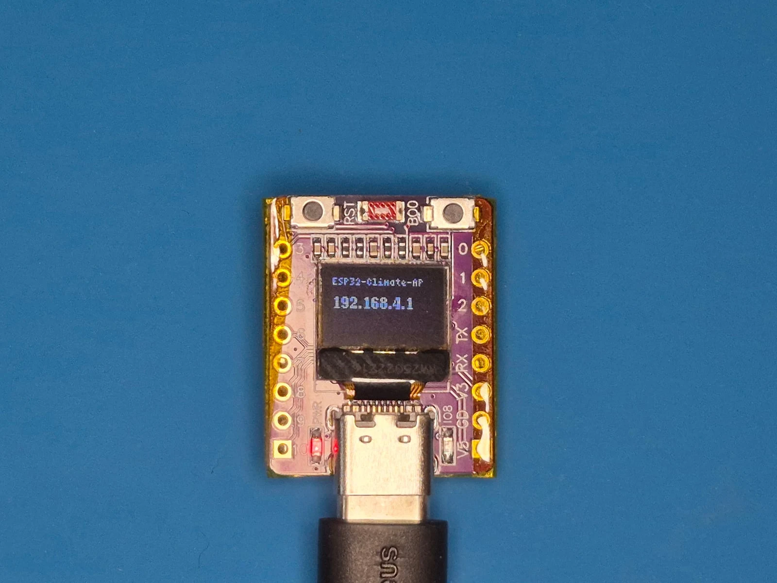 Moduł ESP32-C3 z wbudowanym ekranem OLED pracujący jako punkt dostępowy