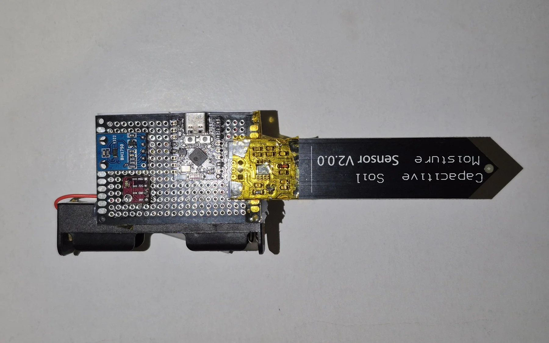 Moduł ESP32 z czujnikiem wilgotności gleby i światła